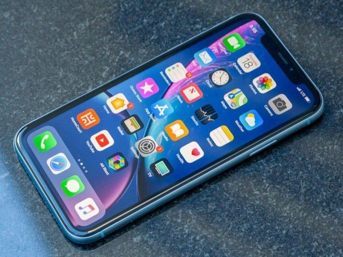 iPhone XR hay iPhone 11 ở tầm giá 4 triệu: Chọn máy nào cho nhu cầu cơ bản?
