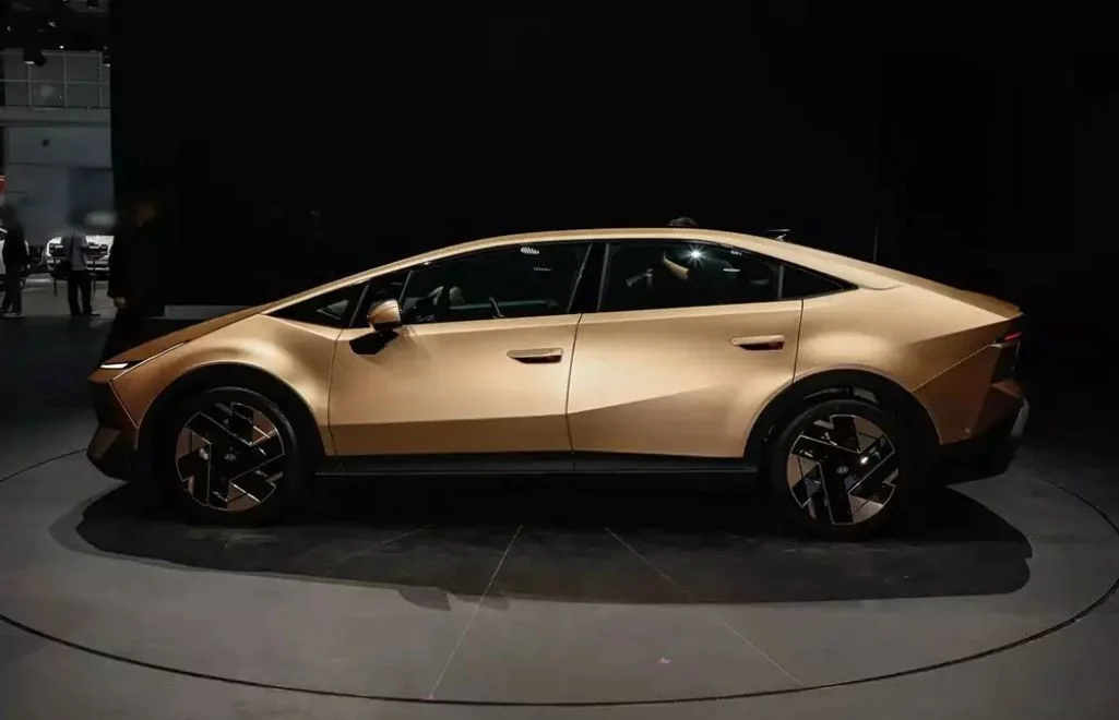Hyundai Ioniq V: sedan điện tầm 600km tham vọng khuấy đảo phân khúc