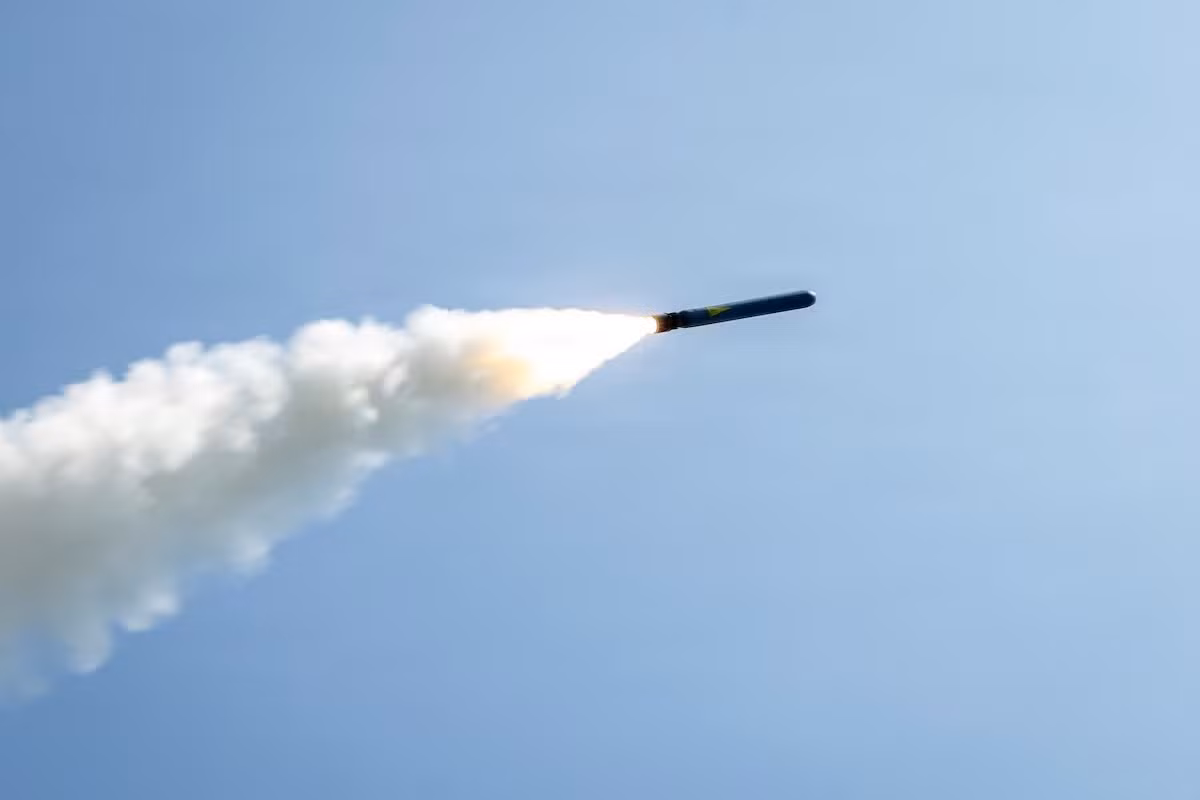 Mỹ mở rộng sản xuất tên lửa Tomahawk và GMLRS để tái thiết kho vũ khí chiến lược