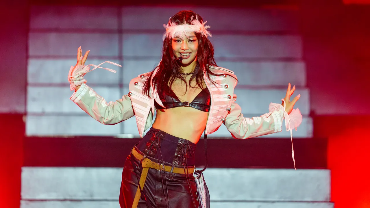 ‘Fallen Angel’: EP Solo Jennie Paling Berani Setakat Ini