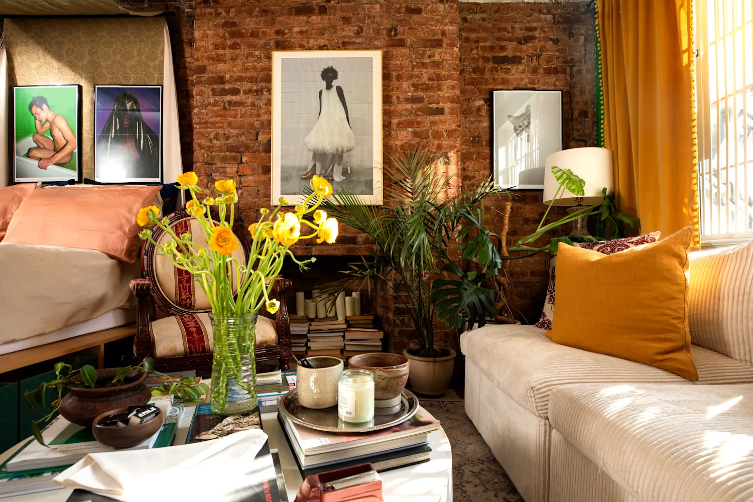 How Canopy Beds and Smart Layout Tweaks Transform Tiny Studios