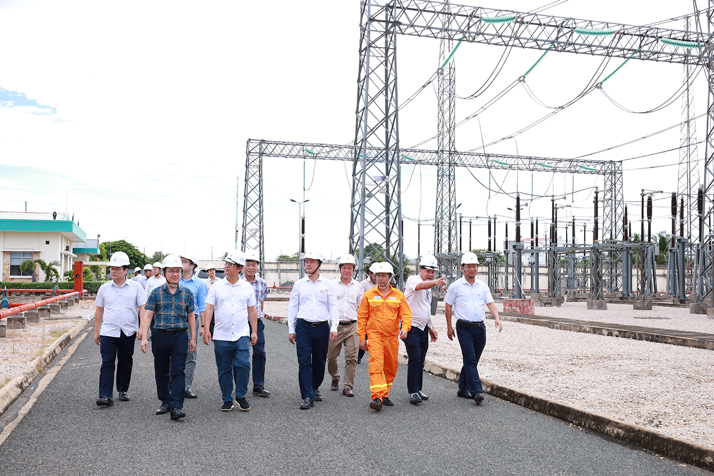 Việt Nam tăng cường lưới điện quốc gia phục vụ APEC