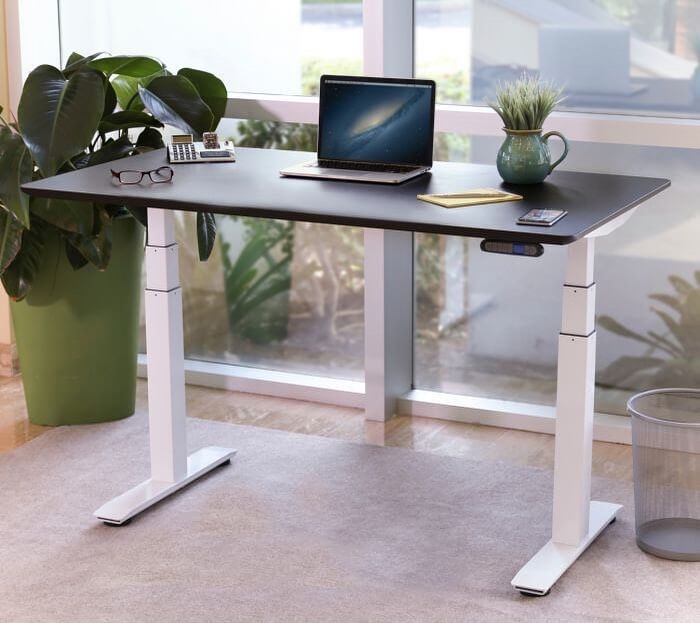 Bàn đứng điều chỉnh nào còn đáng mua sau khi các mẫu phổ biến biến mất