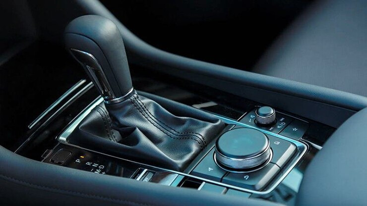 Mazda3 lắp ráp Việt Nam: sedan hạng C đẹp, an toàn, nhưng có đáng tiền?