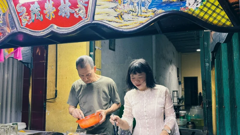 Bí quyết sống còn của những quán ăn đường phố huyền thoại