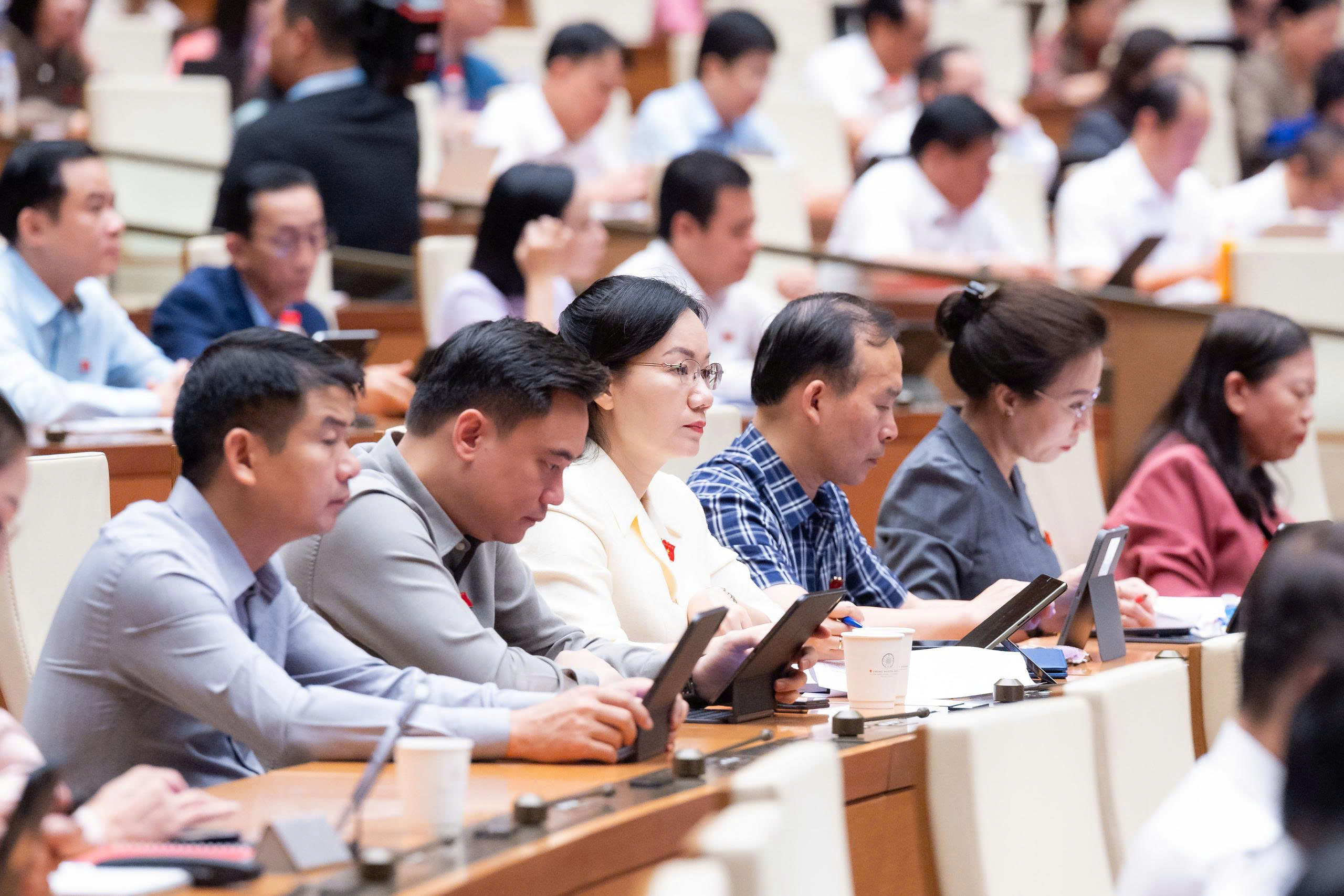 Quốc hội thống nhất cơ chế pháp lý cho hai dự án trọng điểm