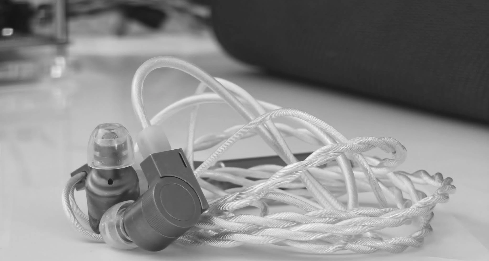 Noble Audio FoKus Artemis vs Softears Edge: tai nghe premium so sánh cho audiophile