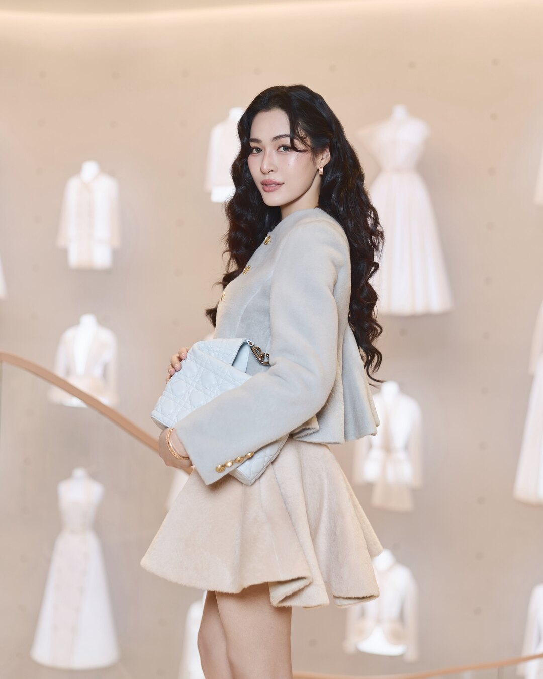 Dior Toujours Hobo: Chiếc hobo tô điểm phong cách công chúa hiện đại