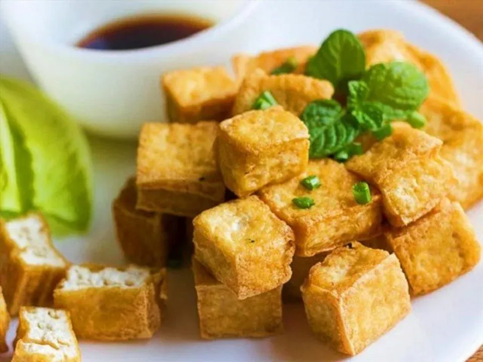 Đậu phụ giá rẻ vượt trội hơn trứng, cá hồi và thịt bò