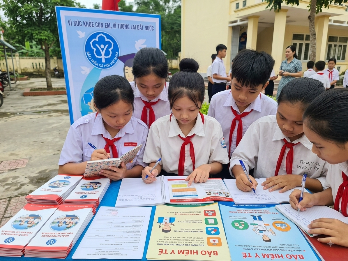 Hướng dẫn đóng bảo hiểm y tế học sinh: Mức đóng, quyền lợi và cách tra cứu