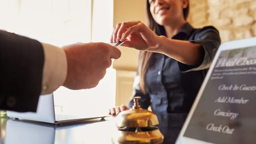 Những vật dụng bạn được phép mang về từ phòng khách sạn