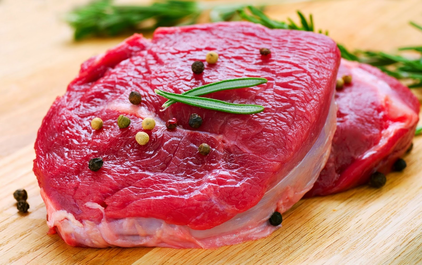 Những món ăn quen thuộc trên mâm cơm Việt đang âm thầm hủy hoại xương khớp của bạn