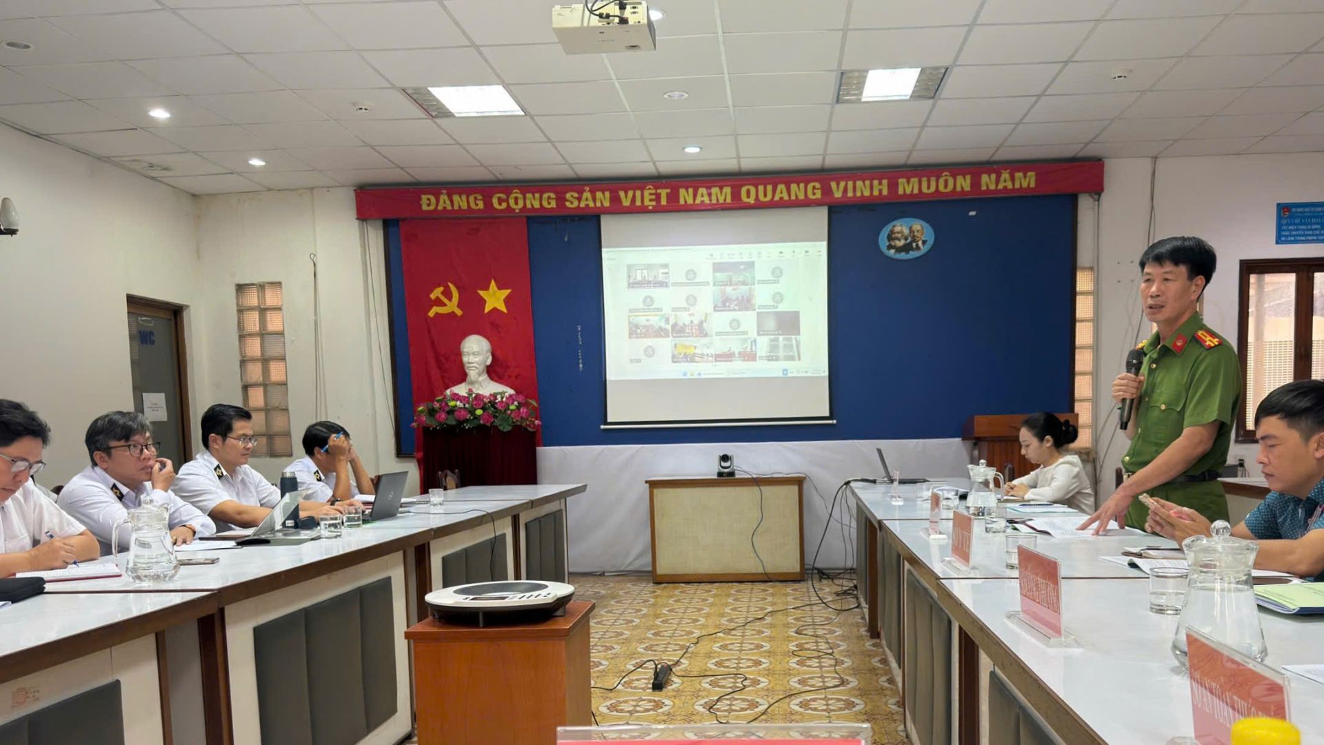 Tiêm phòng dại thú cưng ở TP.HCM: 42% là con số đáng lo