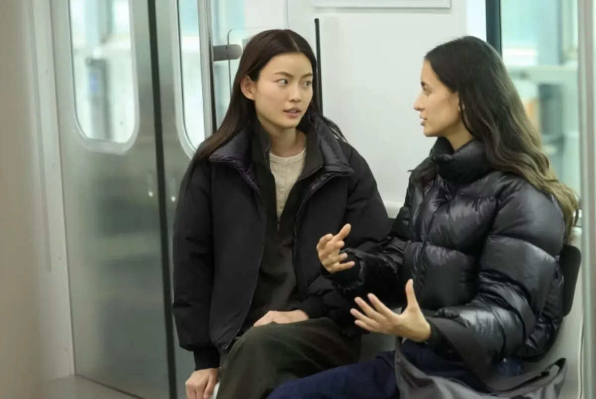 UNIQLO U Thu Đông: Layering tối giản cho tủ đồ bền vững