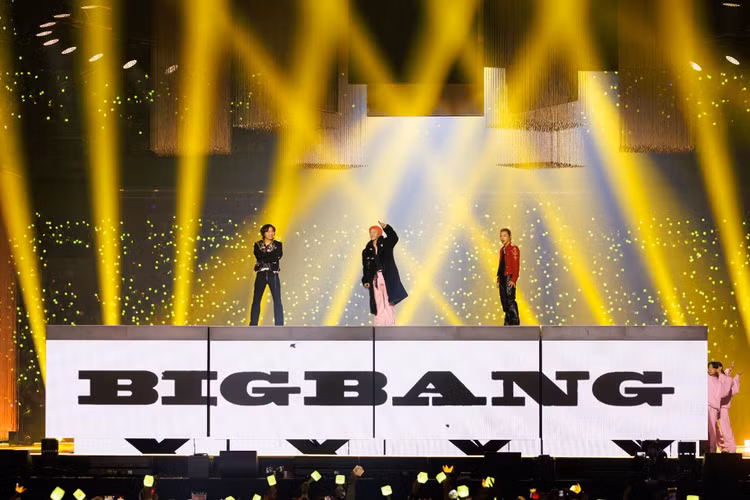 Vé BIGBANG hết trong 2 giờ: Khi ký ức tuổi trẻ kích nổ kinh tế đêm Hà Nội