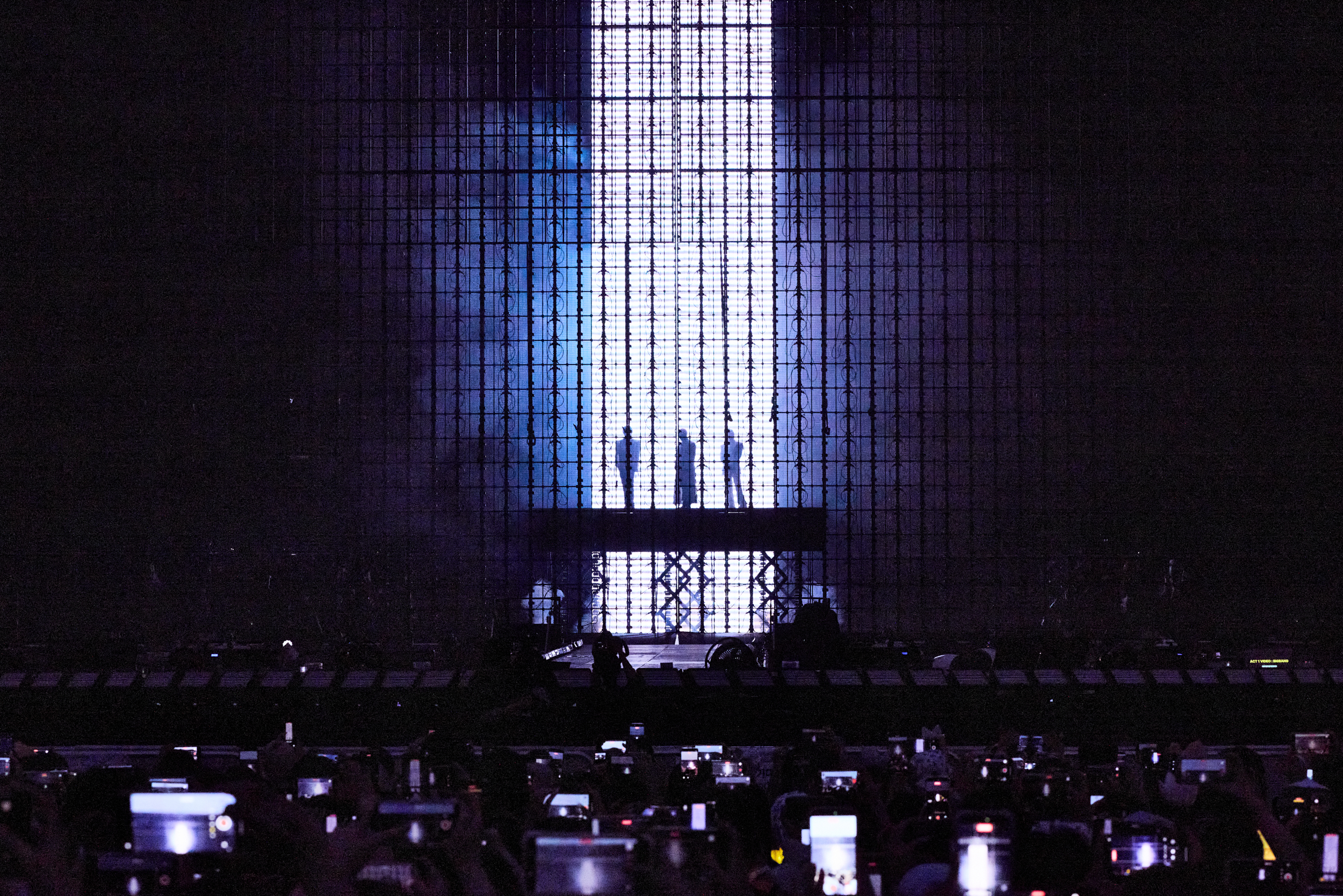 BIGBANG tái hợp, khai mở vũ trụ 20 năm với tour ‘XX : COSMOS’
