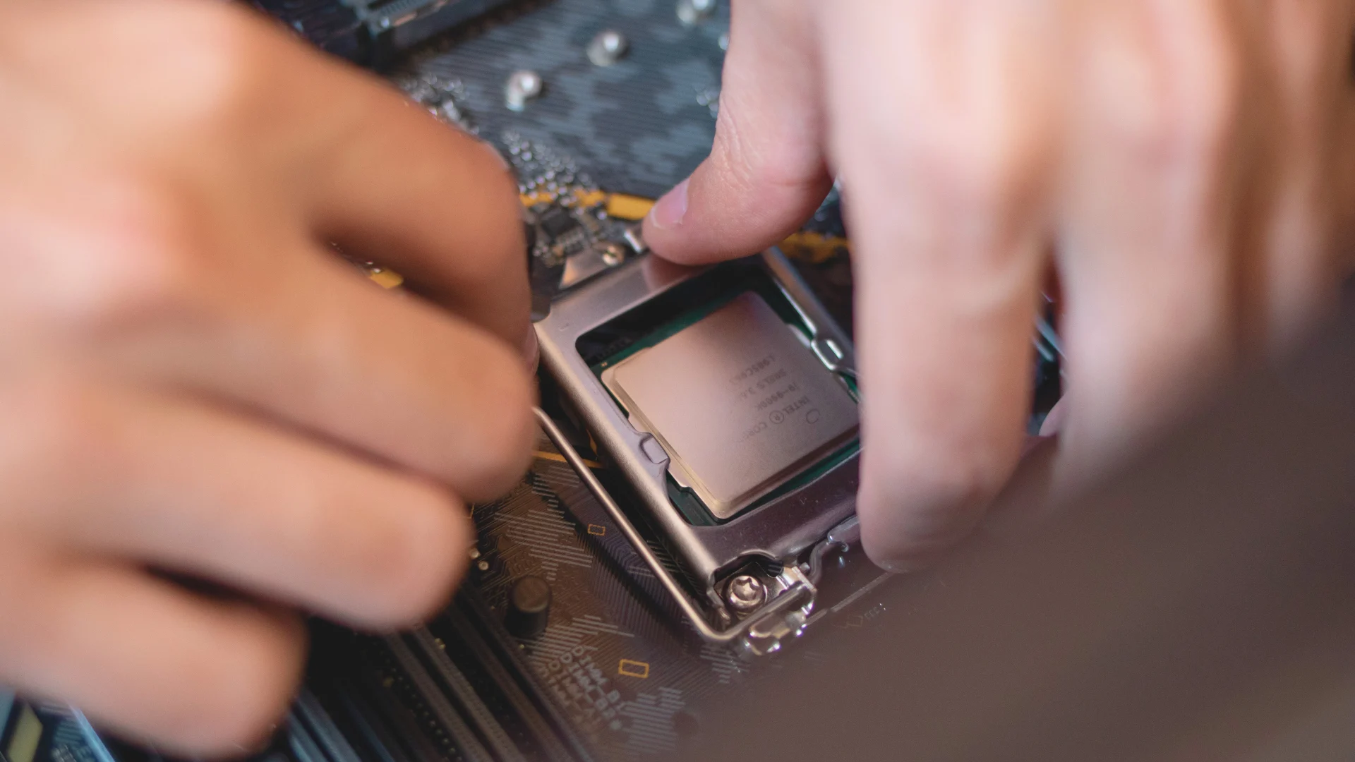 CPU Core 100% Semasa Gaming: Cara Kenal Pasti Had, Throttling dan Perlu Naik Taraf atau Tidak