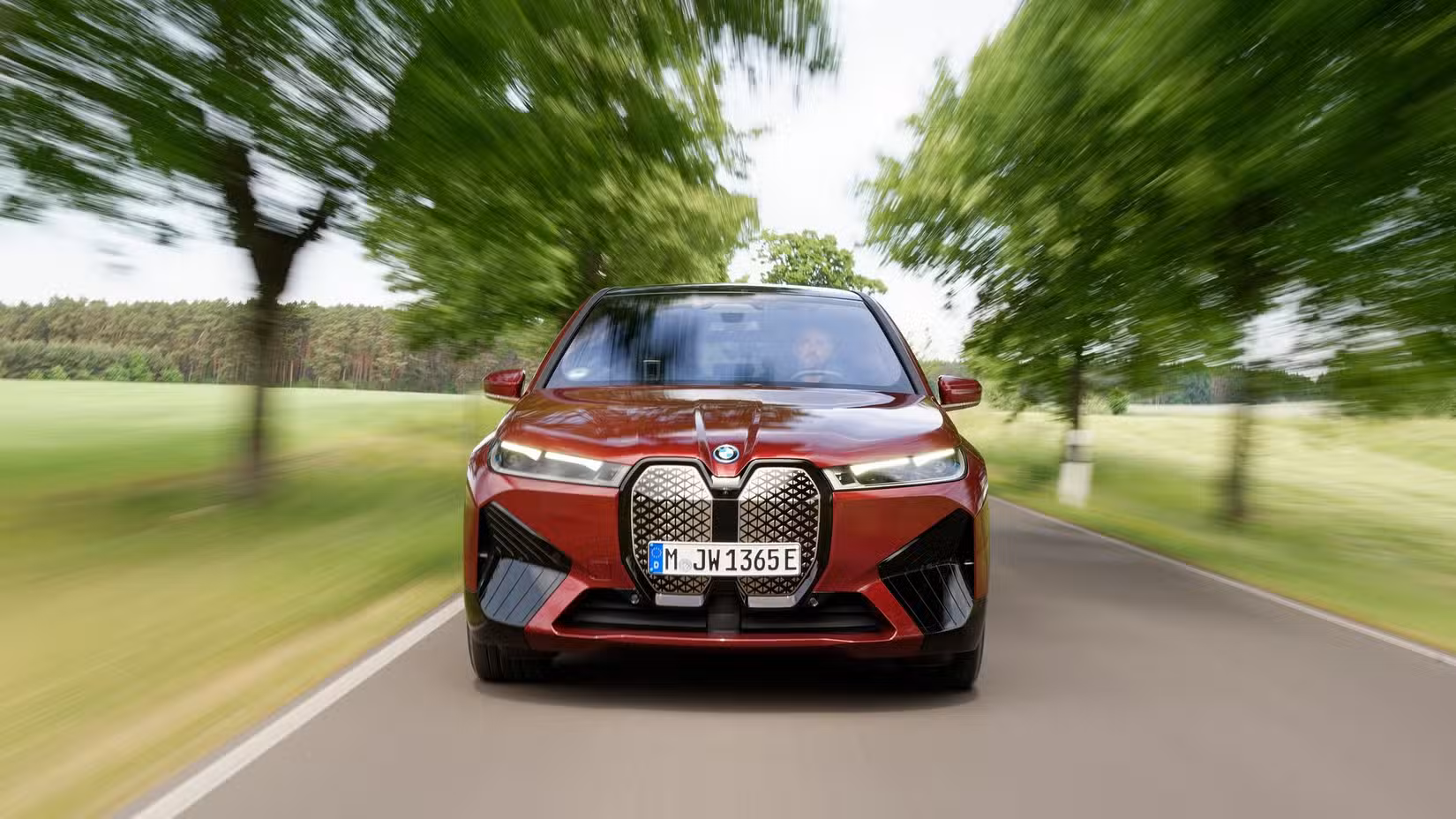 Panduan Beli SUV Elektrik Mewah: BMW iX3 vs Penyusutan Nilai EV Premium