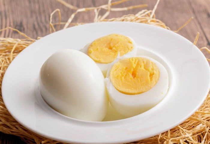 Khoa học đằng sau những mẹo bếp đơn giản với giấm, chanh và nước sôi