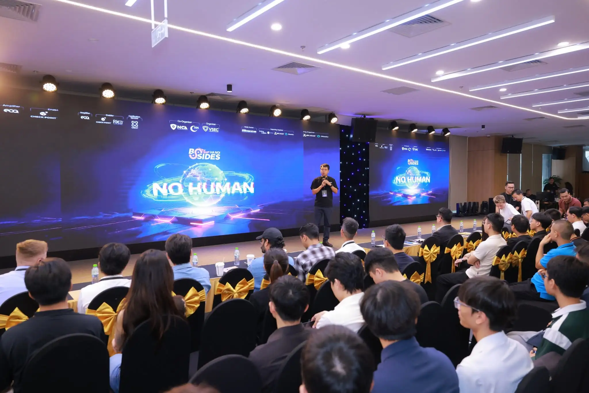 AI Tự Động Hóa Làm Doanh Nghiệp Nhanh Hơn Nhưng Dễ Bị Tấn Công Hơn