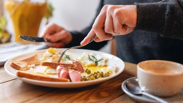 Những món ăn sáng phổ biến âm thầm tăng nguy cơ tiểu đường ở người trẻ