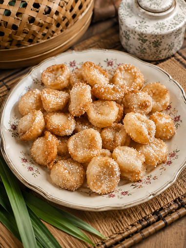 Warisan Kuih Manis Nusantara: Tepung Bunga, Puding Raja & Kek Kota