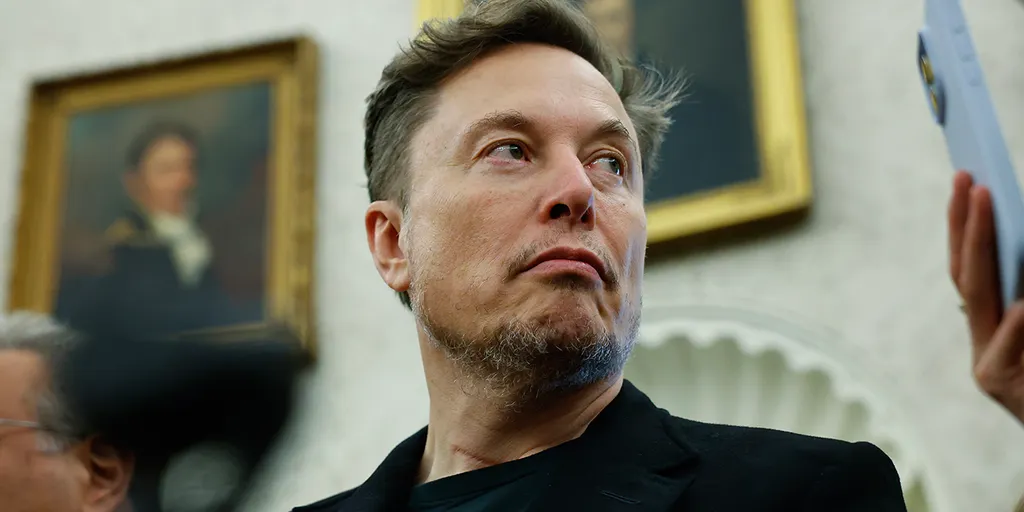 Elon Musk dựng đế chế chip và cảng vũ trụ để tự chủ công nghệ