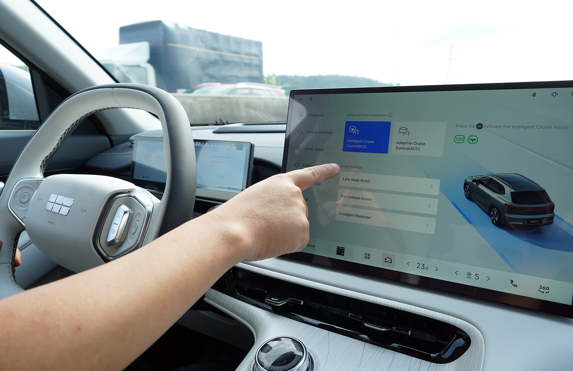 Cuộc đua AI khiến linh kiện điện tử tăng giá: ai sẽ trả hóa đơn?