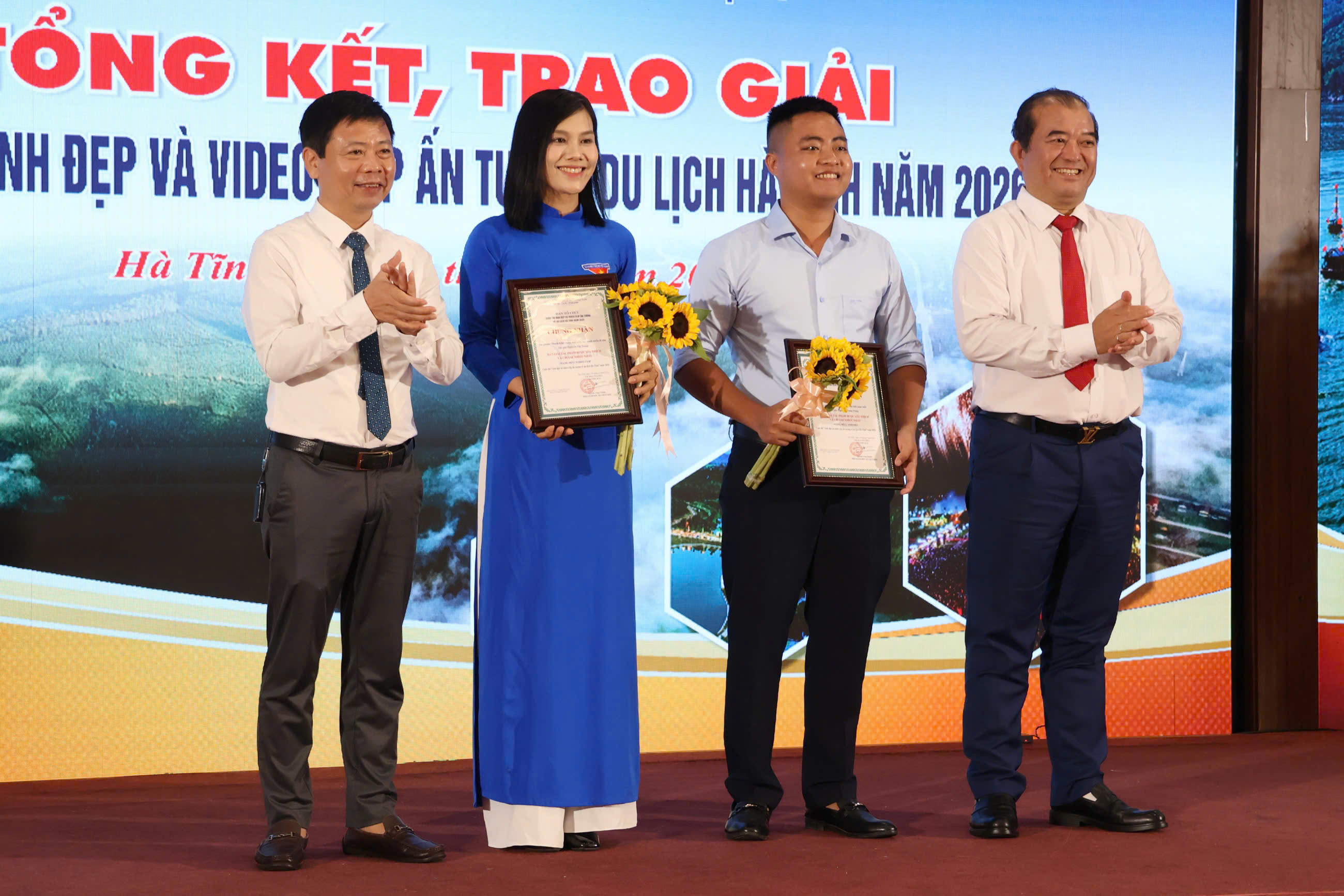 Cuộc thi ảnh và trại sáng tác: sân chơi mới cho nhiếp ảnh gia địa phương