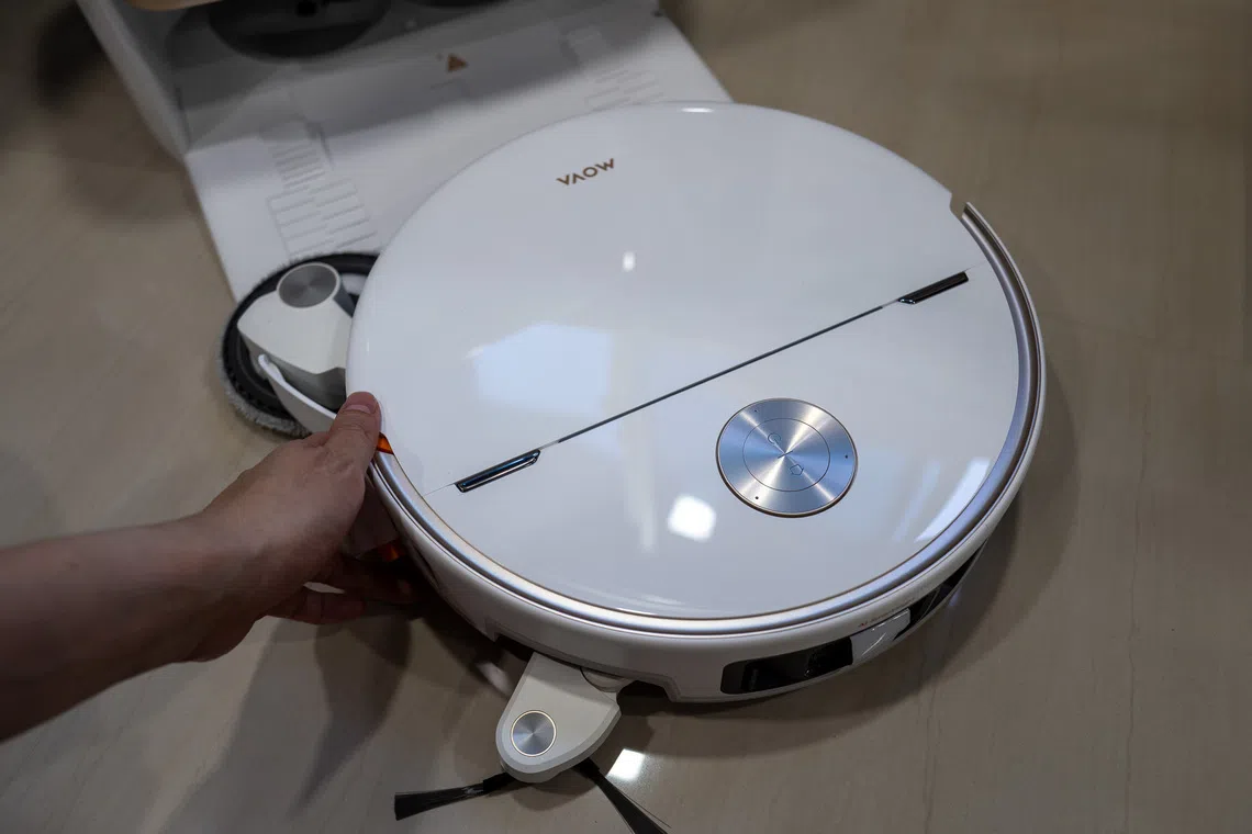 Robot Vakum Adaptif: Patut Beli Dreame X60 Ultra atau Mova V70 Ultra?