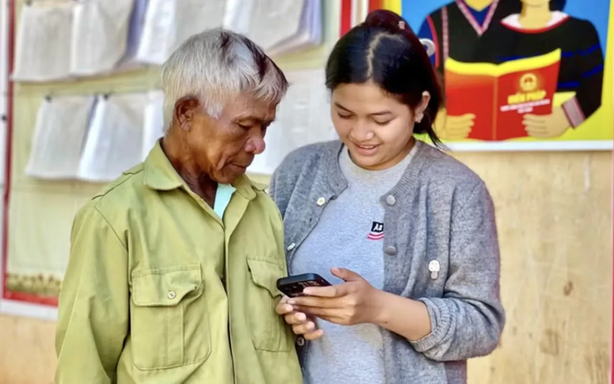 Từ sợ hãi đến tự tin: người cao tuổi học làm chủ công nghệ