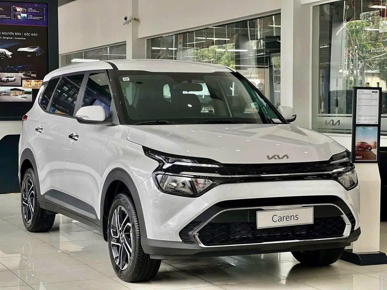 Cuộc chiến giá MPV 7 chỗ dưới 600 triệu: Carens, City và xe Trung Quốc