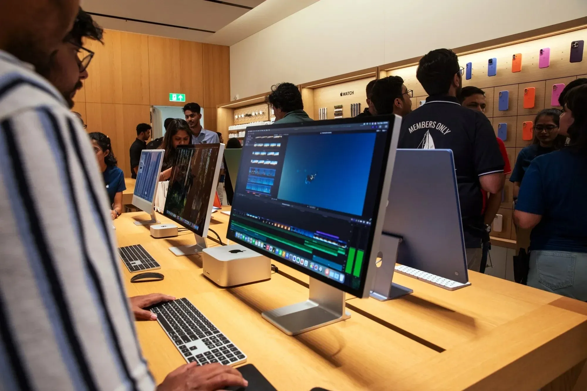 MacBook màn hình cảm ứng: Bước ngoặt lớn nhưng đến muộn