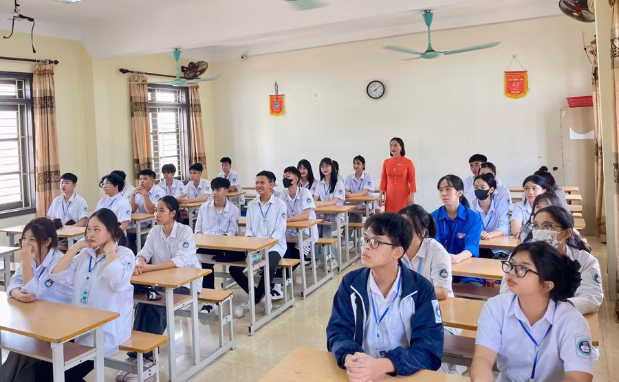 Sau lớp 9: Thêm một ngã rẽ mới và bài toán chọn đúng đường cho con