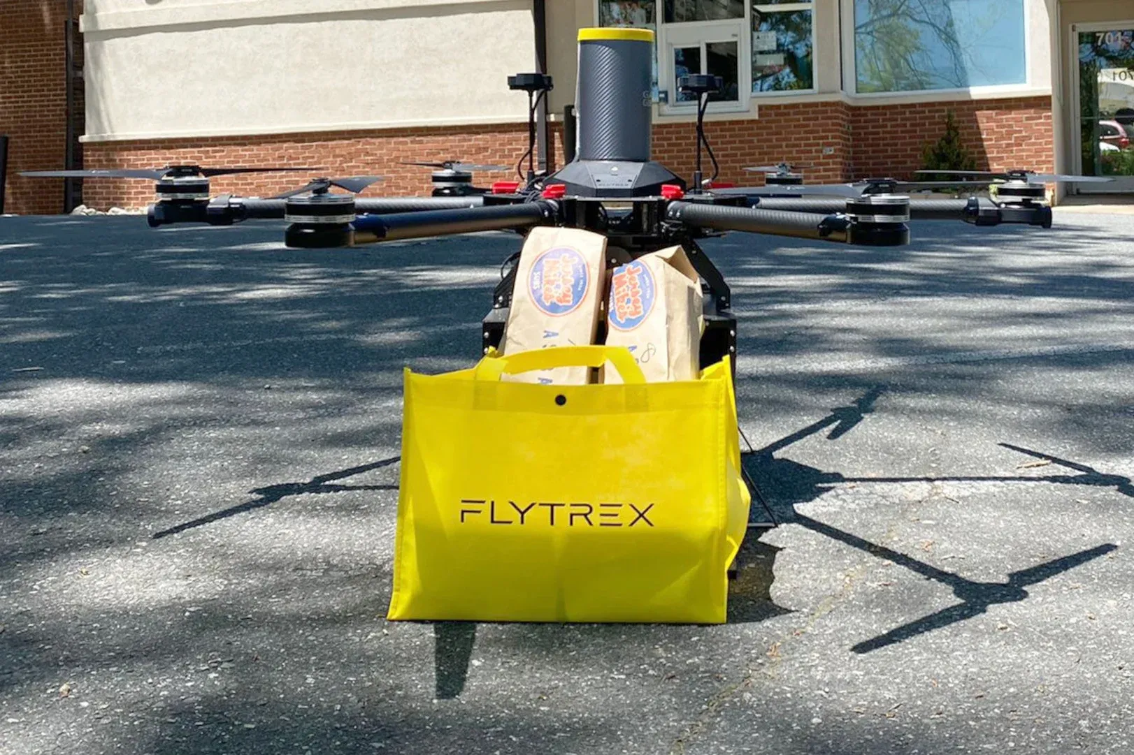 Giao hàng bằng drone: Từ Amazon đến Uber, cuộc đua tái định nghĩa logistics