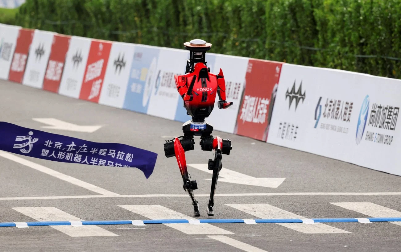 Robot Humanoid Pecut 100m Lebih Laju Dari Usain Bolt