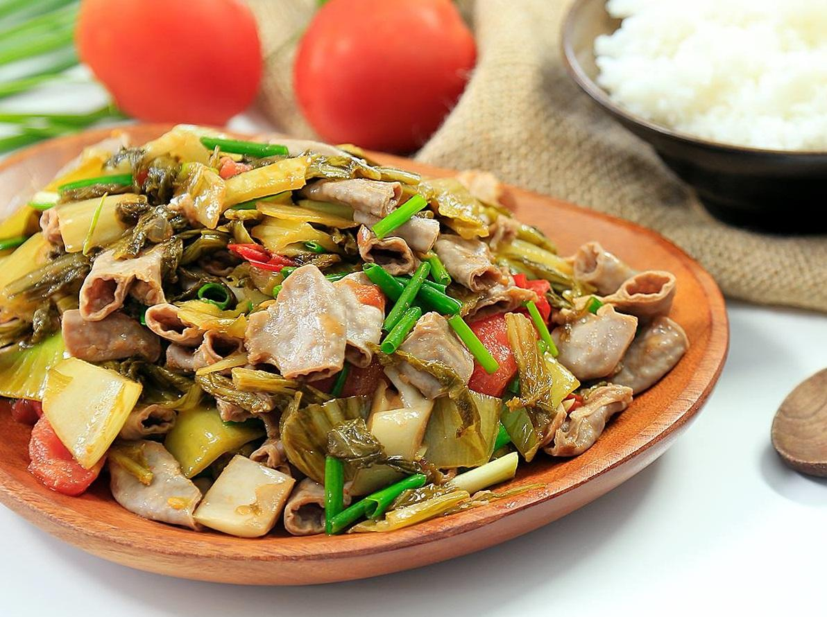 Những món ăn quen thuộc trên mâm cơm Việt đang âm thầm hủy hoại xương khớp của bạn