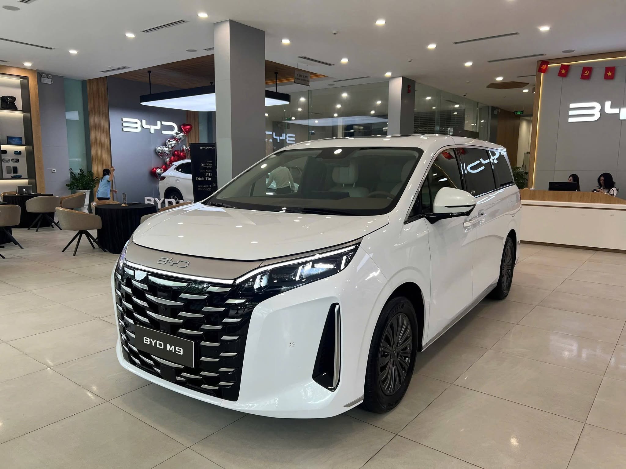 BYD Fest 102 Mùa 2: 353 đơn trong một ngày và tham vọng chiếm thị trường xe dịch vụ điện