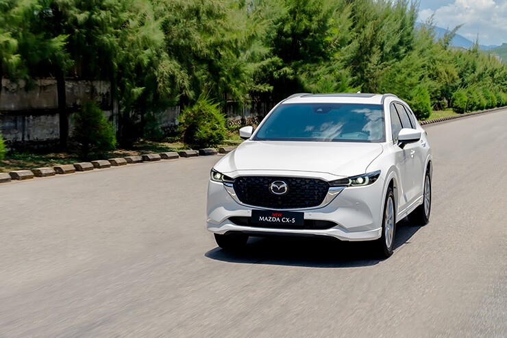 Mazda CX-5: Giá từ 699 triệu, an toàn i-Activsense và động cơ SkyActiv cải tiến