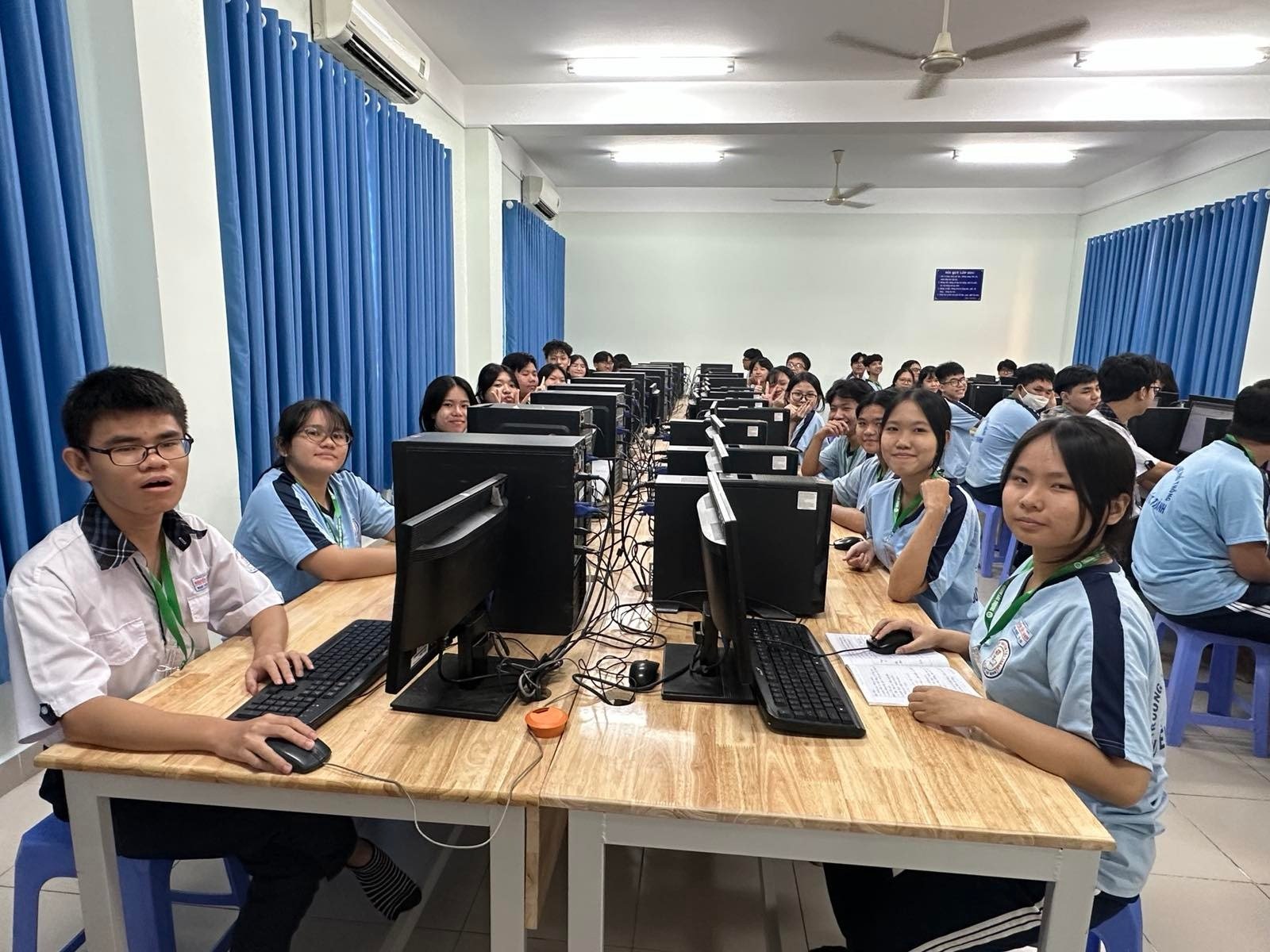 Kiểm tra trên máy tính: cơ hội số hóa đi kèm bài toán kỹ thuật