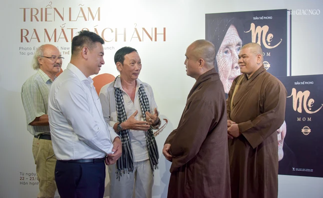 25 năm ghi lại tình mẹ: sách ảnh ‘Mẹ’ của Trần Thế Phong