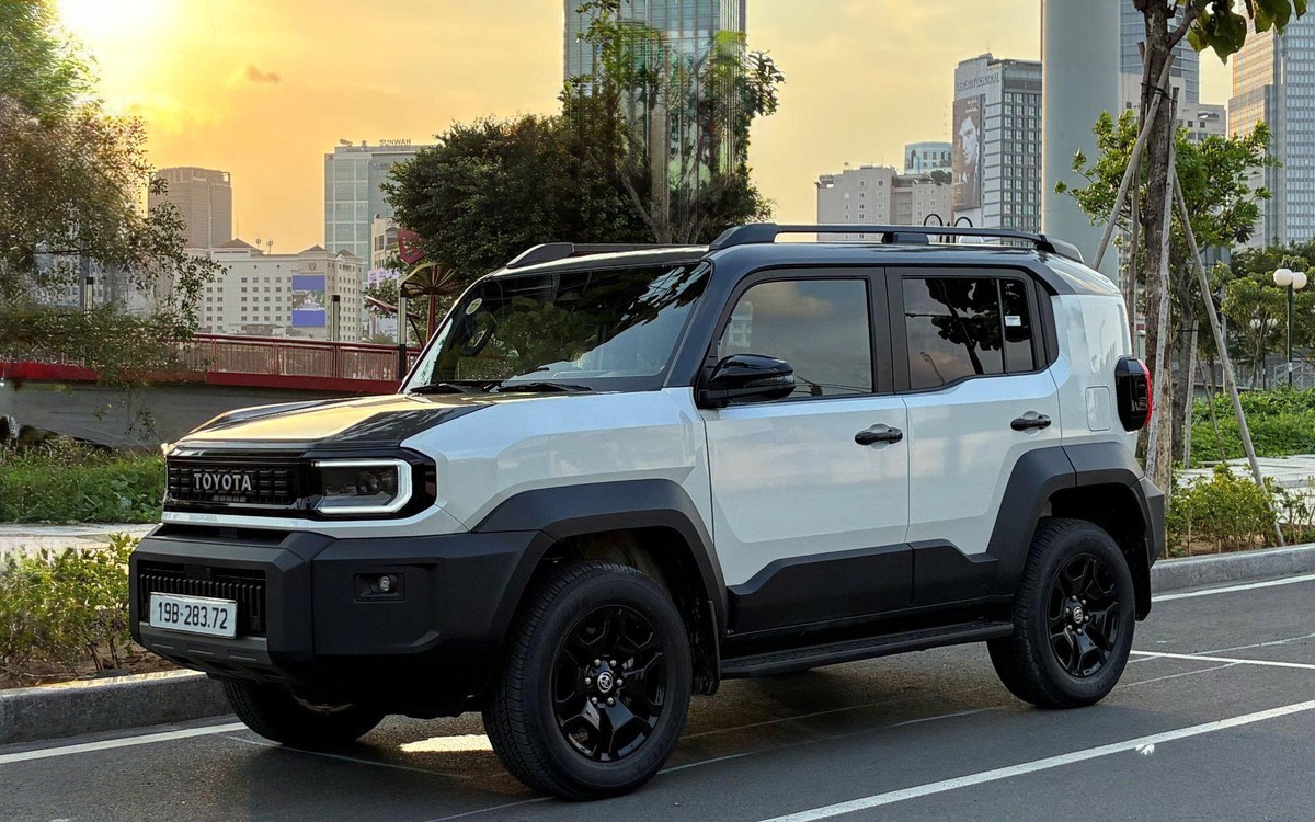 Toyota Land Cruiser FJ: 1,2 tỷ cho đam mê off-road hay là quá tay?