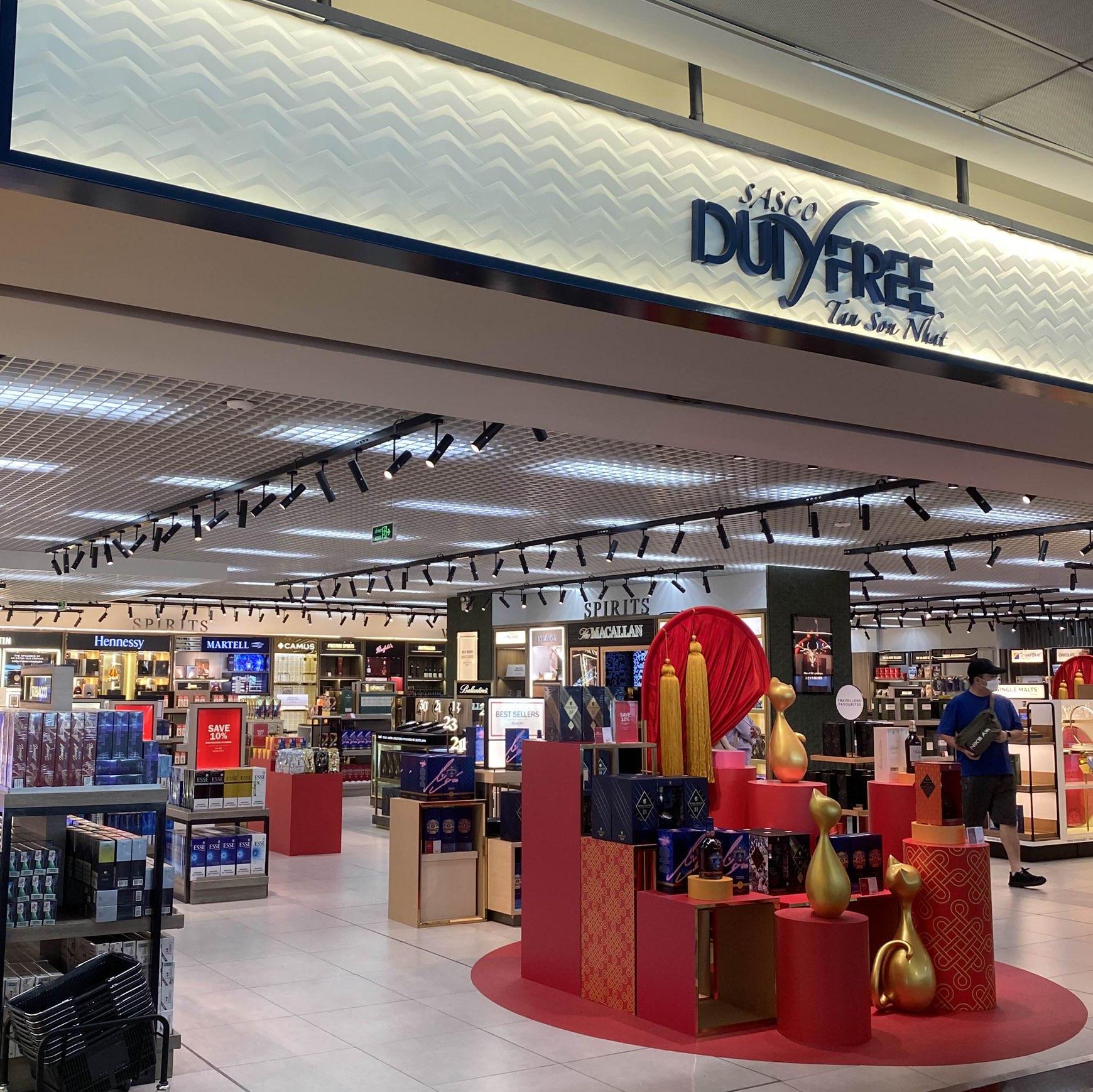 Mua hàng duty-free ở nước ngoài: Vì sao về Việt Nam vẫn phải nộp thuế?