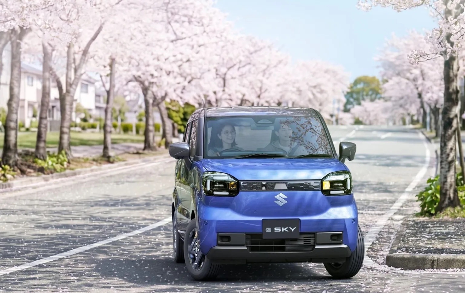 Suzuki e-Sky: xe điện mini 5 cửa thách thức sân chơi đô thị
