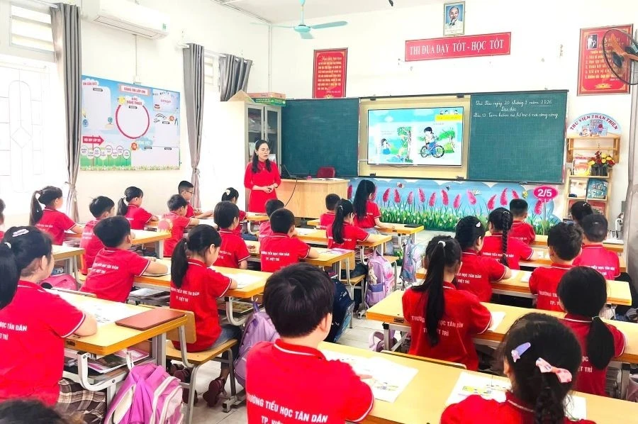 Giáo dục AI vào trường phổ thông: cơ hội lớn, thách thức không nhỏ