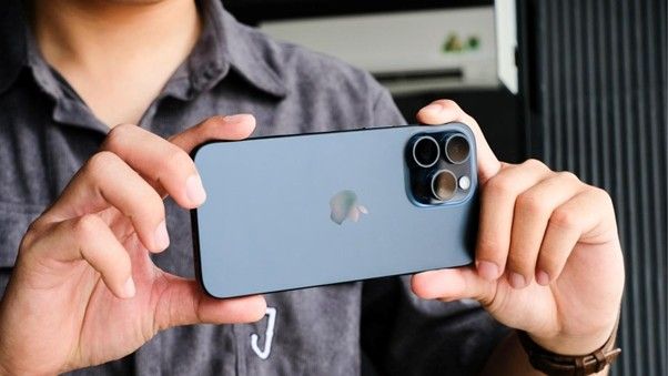 iPhone 15 Pro Max vs 17 Pro Max: Có đáng nâng cấp sau 2 đời?