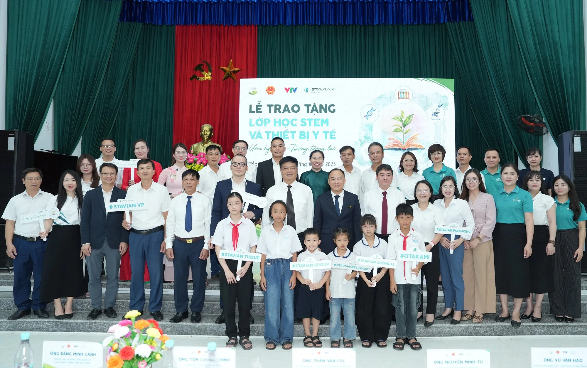 Lớp học STEM và thiết bị y tế về quê: Một cơ hội không được phép bỏ lỡ