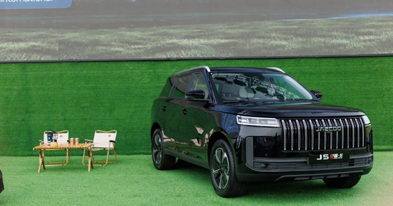 Jaecoo J5 Hybrid hay Omoda C5 Hybrid trong tầm 749 triệu?