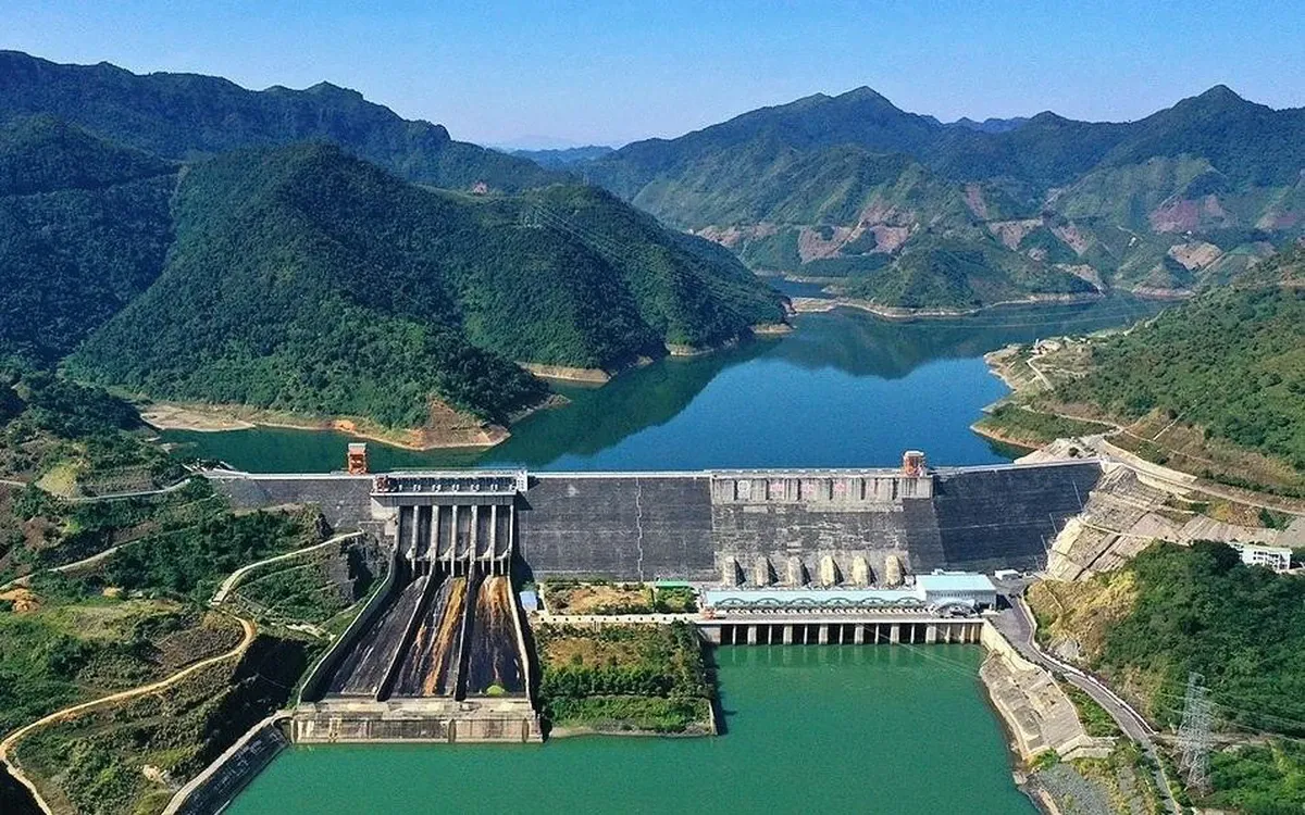 Thủy điện lớn nhất Việt Nam: từ kỳ tích kỹ thuật đến động lực du lịch Sơn La