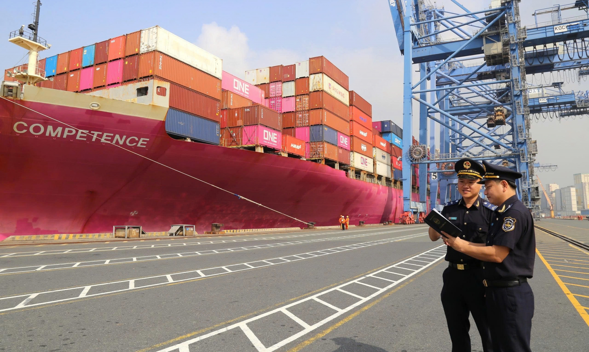 TP.HCM chuyển lợi thế cảng biển thành sức cạnh tranh thương mại